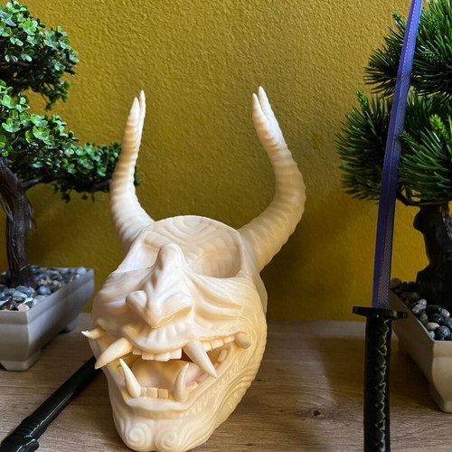 Oni Mask Controller Stand with Katana for PS5 and Xbox new