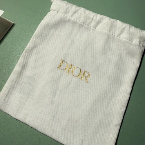 Dior set new with limited edition pouch and festive packaging