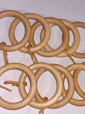 Wooden curtain rings with plastic hooks, 16 pieces, beige and light brown