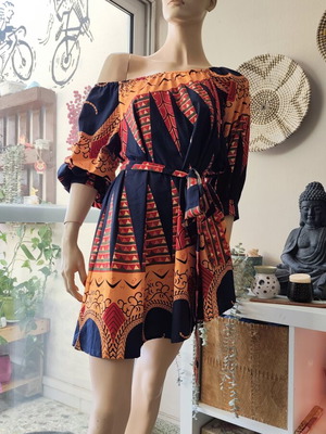 Dress colorful, like new, elastic fabric, medium to extra large