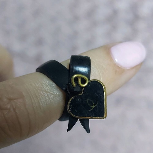 Black ring like new
