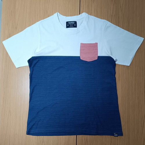 Pull&Bear men's T-shirt size M colorblock with pocket like new