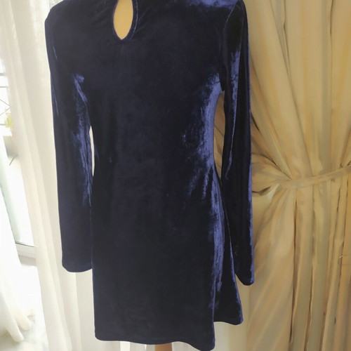 Primark long-sleeve blue velvet dress new, size 38