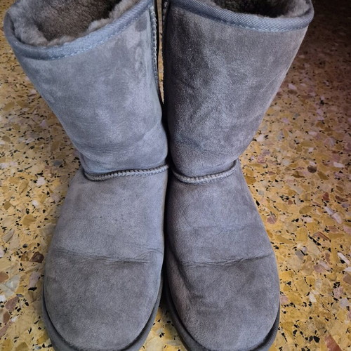 Ugg boots grey with fleece lining like new, size 41