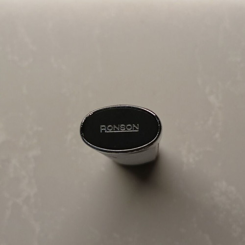 Ronson VARAFLAME piezoelectric lighter like new, slim