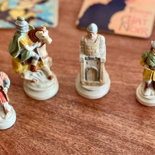 DeAgostini The Battle of Camelot collectible chess set like new
