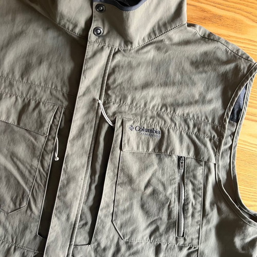 Columbia sleeveless jacket khaki XXL like new