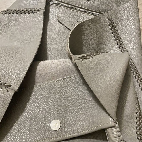 Callista tote bag 100% leather like new, shoulder, grey beige