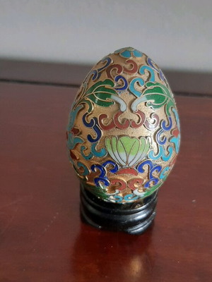 Cloisonne egg used, height 7.5cm