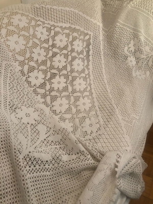 Curtain or machine-knit throws like new 1.80x2.30