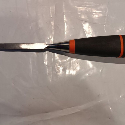 Bahco 10mm chisel like new with rubber plastic handle