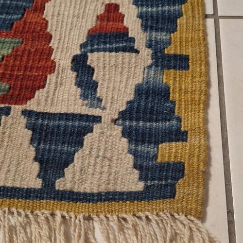 Handmade wool rug like new with beautiful colors
