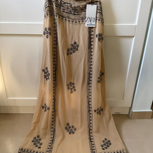 Zara dress with tulle and beads beige large tight fit new
