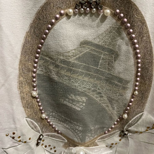 Rouge blouse with rhinestones and pearls like new, size M