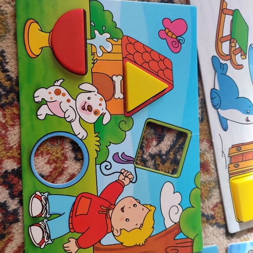 Educational board game Shapes & Colors used for children from 2 years old