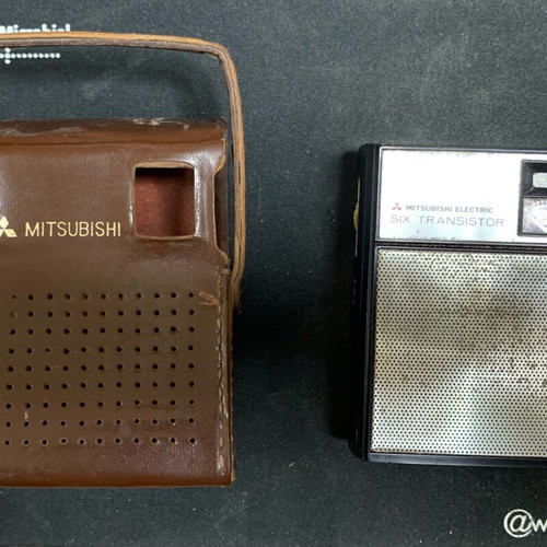 Vintage Mitsubishi Electric Six Transistor radio used with leather case