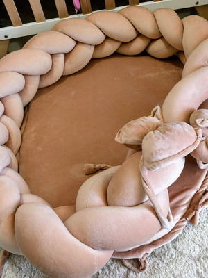 Baby Nest Braid Peach The Owl like new, medium size