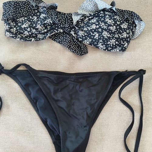 Floral bikini with removable padding like new, black and white