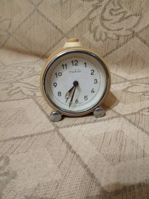 Collectible clock used, non-working
