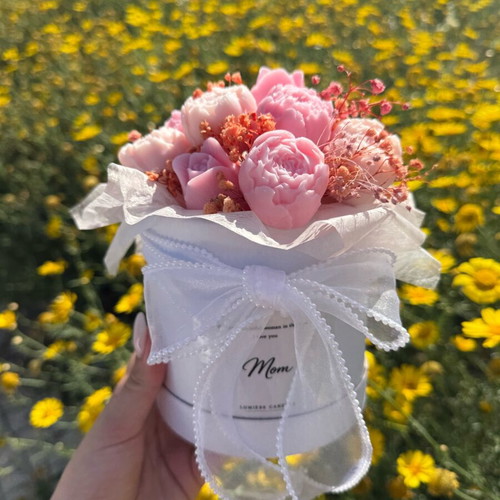 Soy Wax Candle Bouquet new, aromatic wax melts option