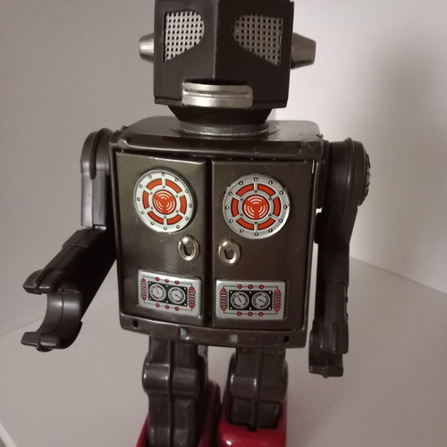 Japanese collectible robot from 1968, like new