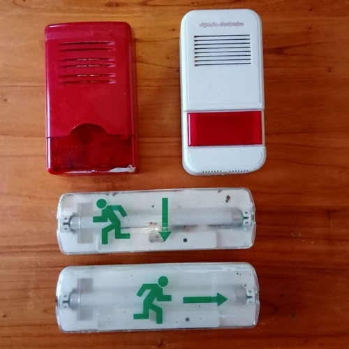 Fire alarms and lights used, pack with two sirens and two lights