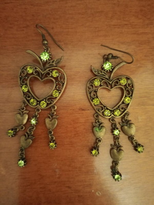 Bronze earrings with green beads like new