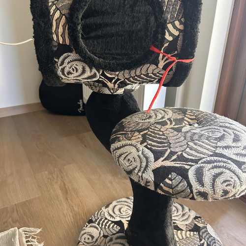 Cat Scratching Post used (56x38x94)