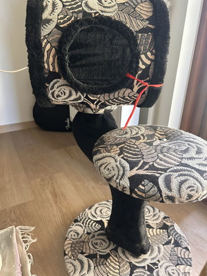 Cat Scratching Post used (56x38x94)