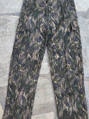 Marine Corps M71 Camouflage Campaign Pants used, size medium, 1984 tag