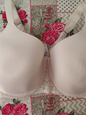 Marks & Spencer Bra 95E White Like New for Large Bust