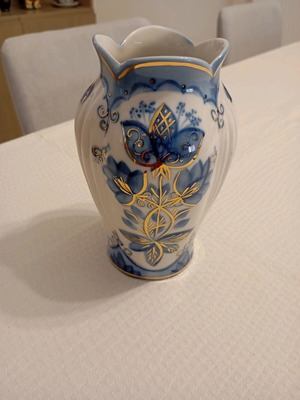 Chinese vase vintage like new