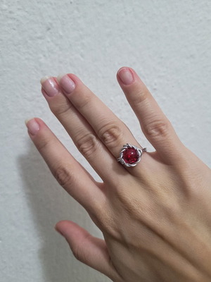 Fantasy wire ring like new with red crystal bead and silver wire