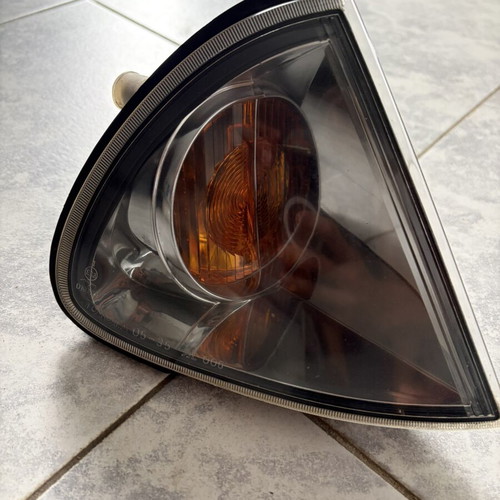 Toyota Avensis 2001 right turn signal used, genuine