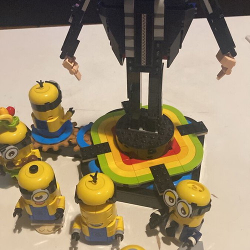Lego Despicable Me 4 Gru & Minions set like new