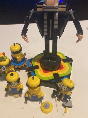Lego Despicable Me 4 Gru & Minions set like new