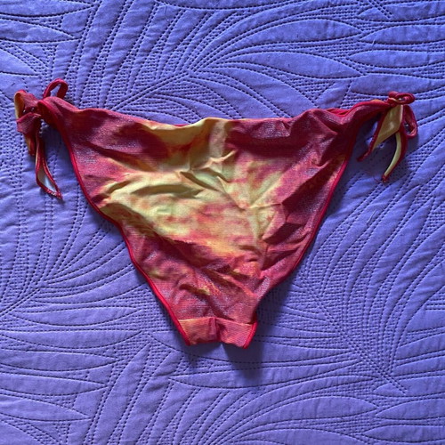 Bluepoint bikini set used, tie-dye fiery colors, size USA 6
