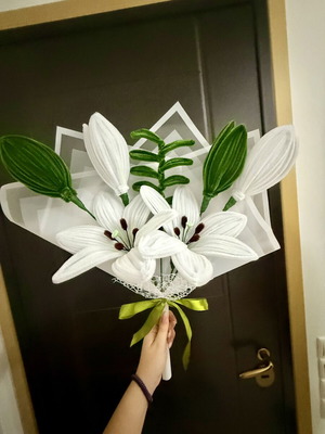 Handmade lilium scented flower bouquet