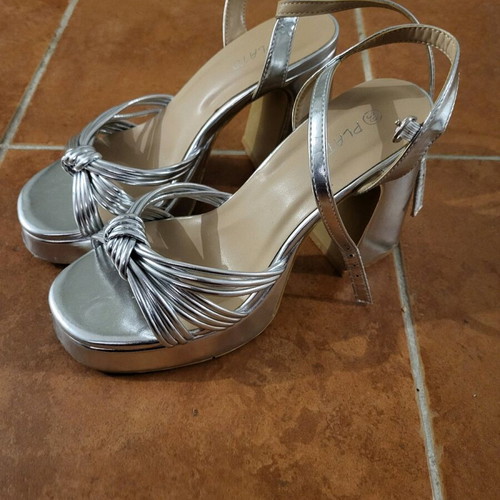 Silver sandals size 39 like new
