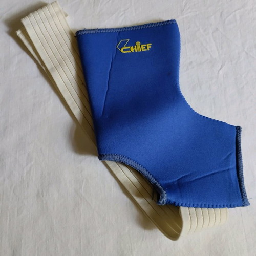Wrist brace used, size M