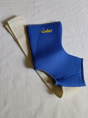 Wrist brace used, size M
