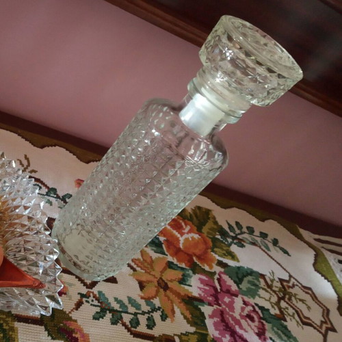 Crystal liqueur bottle new with rhombic patterns