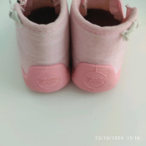 Comfy slippers used with cat design size 21 for girl