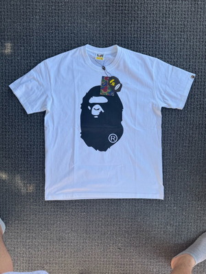 Bape T-Shirt καινούργια, μέγεθος L, μαύρο και άσπρο
