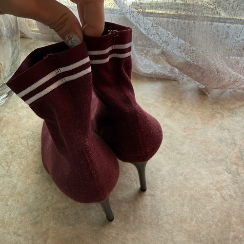 Stradivarius sock boots like new, burgundy, size 38, mid heel