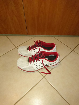 Nike large used bundle with clothes and shoes size medium