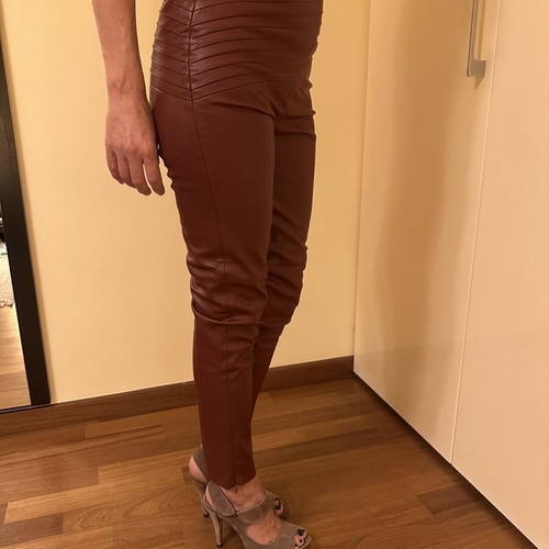 Zara high-waisted faux leather leggings with waistband and zippers new, burgundy