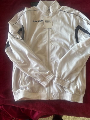 Makron tracksuit new, size XL