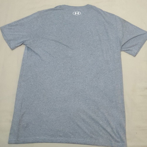 Under Armour men's short sleeve shirt like new, size Large, gray