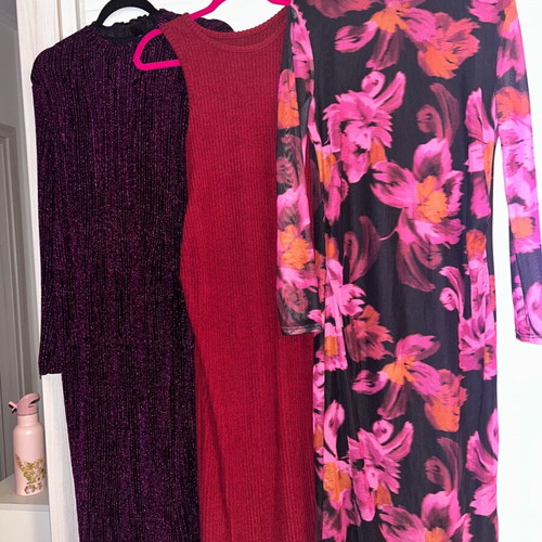 Shein maternity dresses like new, pack of 3 with free maternity pants
